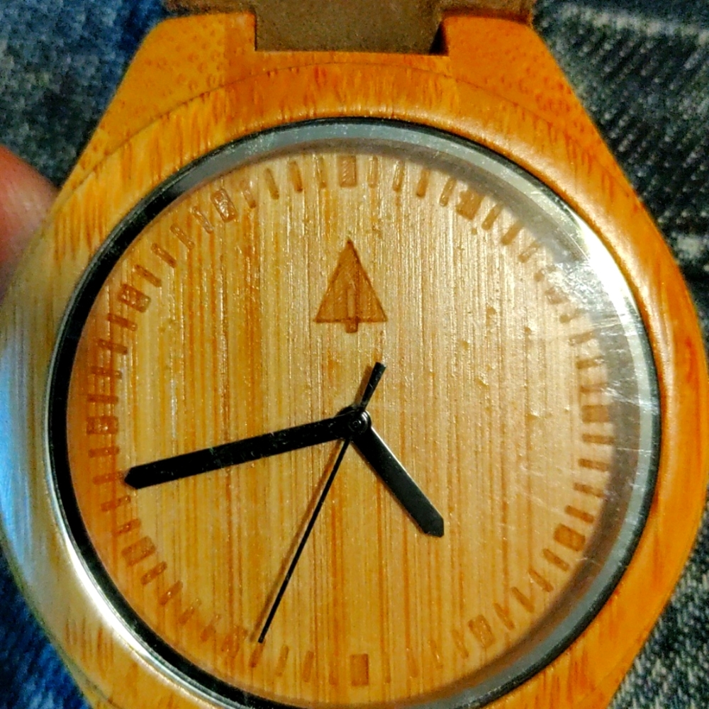 Tree hut & Co.  Wooden men's watch